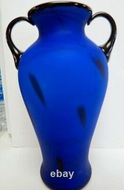Fenton Art Glass Dave Fetty Hanging Hearts Braveheart Vase Platinum Collection