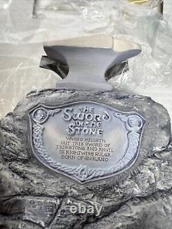 WDCC Sword in the Stone Figurine Limited Edition 9/700 COA SIGNED