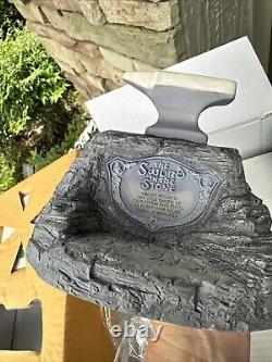 WDCC Sword in the Stone Figurine Limited Edition 9/700 COA SIGNED