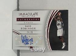 2015-16 Collection Immaculée Panini David Robinson Rouge #42 auto/25 HOF