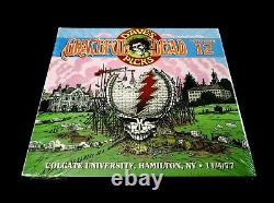 Grateful Dead Dave's Picks 12 Volume Twelve Colgate University NY 11/4/1977 3 CD<br/>	
Les choix de Dave du Grateful Dead 12 Volume douze Université de Colgate NY 4/11/1977 3 CD
