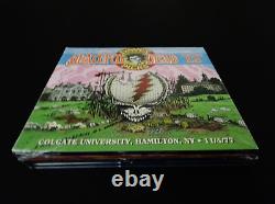 Grateful Dead Dave's Picks 12 Volume Twelve Colgate University NY 11/4/1977 3 CD<br/>
Les choix de Dave du Grateful Dead 12 Volume douze Université de Colgate NY 4/11/1977 3 CD