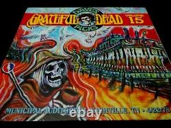 Grateful Dead Dave's Picks 15 Quinze Nashville Tennessee 4/22/78 TN 1978 3 CD	<br/> 


 <br/>
 Les choix de Dave du Grateful Dead 15 Quinze Nashville Tennessee 4/22/78 TN 1978 3 CD