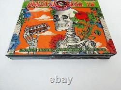 Grateful Dead Dave's Picks 18 Orpheum SF CA 1976 7/17,16/76 Volume Eighteen 3 CD translates to 'Grateful Dead Dave's Picks 18 Orpheum SF CA 1976 17/7,16/76 Volume Dix-huit 3 CD' in French.