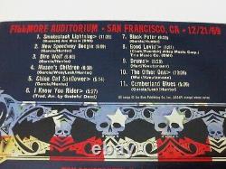 Grateful Dead Dave's Picks 2013 Bonus Disc Fillmore SF CA 12/21/69 1969 DP 6 CD can be translated to French as: Disque bonus Dave's Picks 2013 des Grateful Dead, Fillmore SF CA 12/21/69 1969 DP 6 CD.