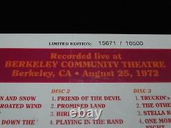 Grateful Dead Dave's Picks 24 Volume Twenty Four Berkeley CA BCT 8/25/1972 3 CD <br/> 	Les choix de Dave 24 de Grateful Dead Volume Vingt-Quatre Berkeley CA BCT 25/08/1972 3 CD