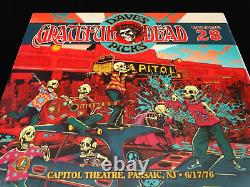 Grateful Dead Dave's Picks 28 Volume Twenty Eight Capitol Passaic 6/17/1976 3 CD<br/> 
<br/>Les choix de Dave du Grateful Dead Volume 28 Vingt-huit Capitol Passaic 17/06/1976 3 CD