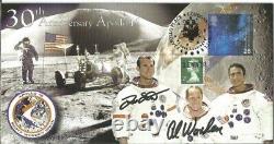 L'astronaute de l'espace Dave Scott et Al Worden ont signé l'édition limitée de 2001 Apollo 15