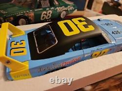 Université de Racing 1969 Dave Marcis #30 Dodge Charger Daytona 1/24 Autographié